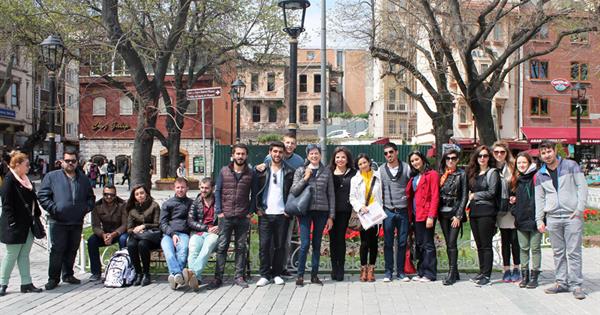 DAÜ İç Mimarlık Öğrencileri İstanbul’da Gezerek ve Görerek Öğrendi